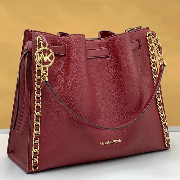 MICHAEL KORS
MINA LARGE BELTED CHAIN SHOULDER BAG DARK CHERRY COLOR - Picture 1 of 16